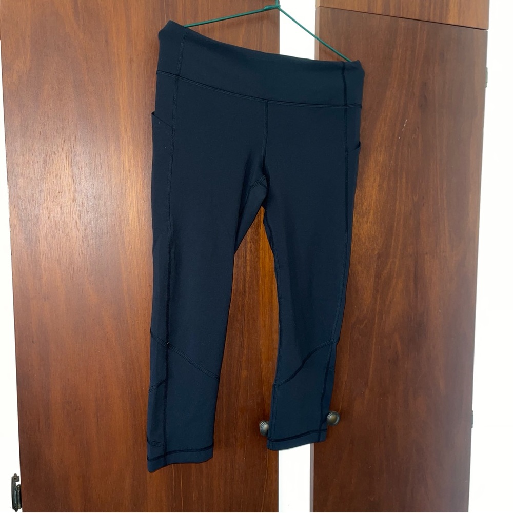 NWOT lululemon Pace Rival Crop in black